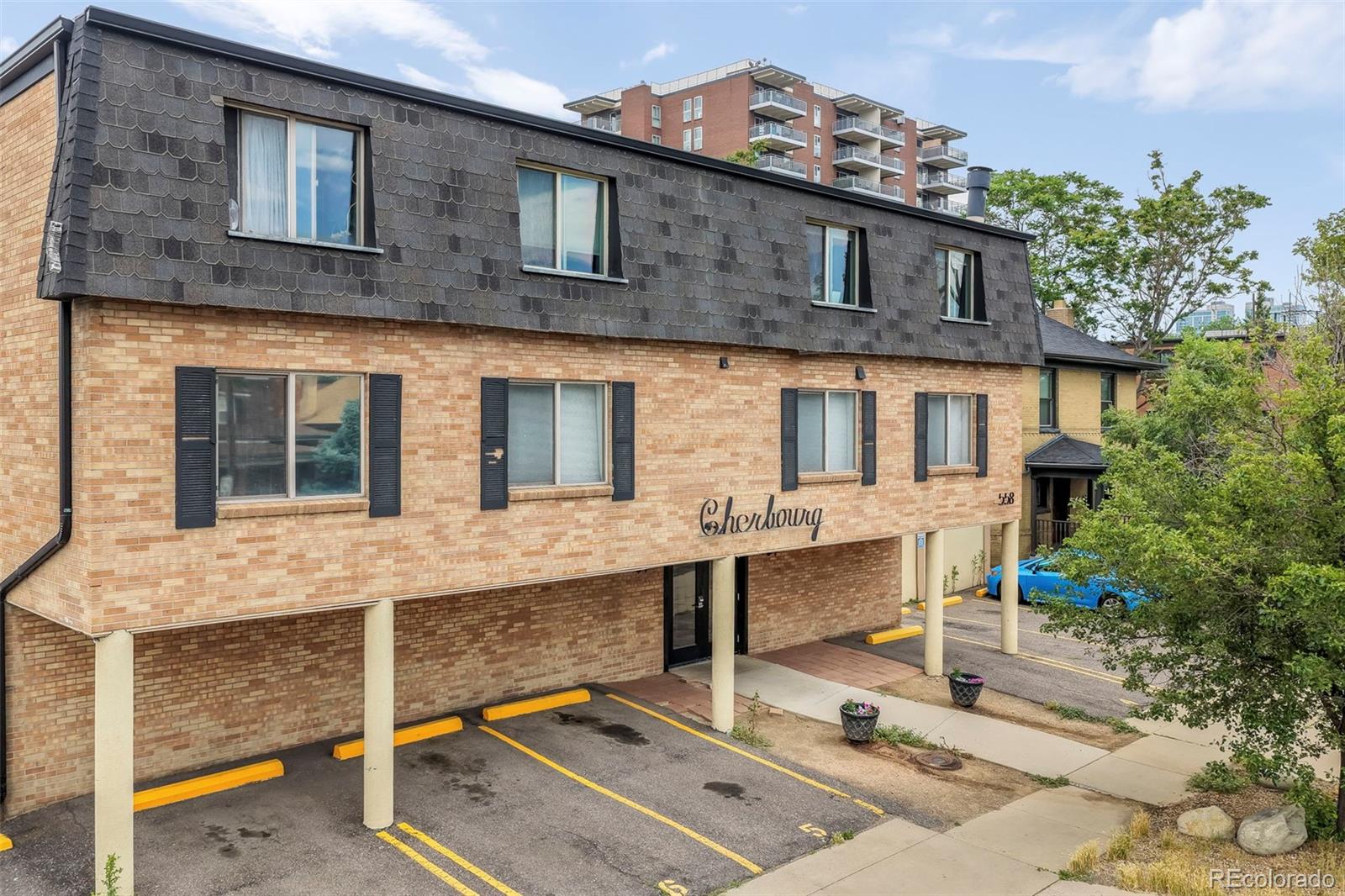 558 N Washington Street Unit: 203