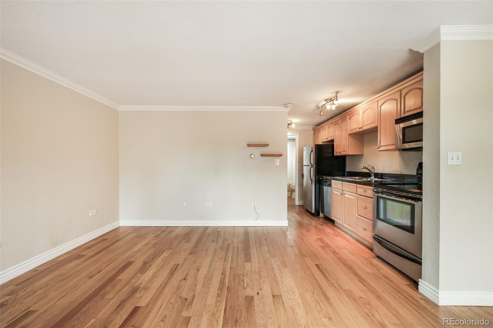 558 N Washington Street Unit: 203