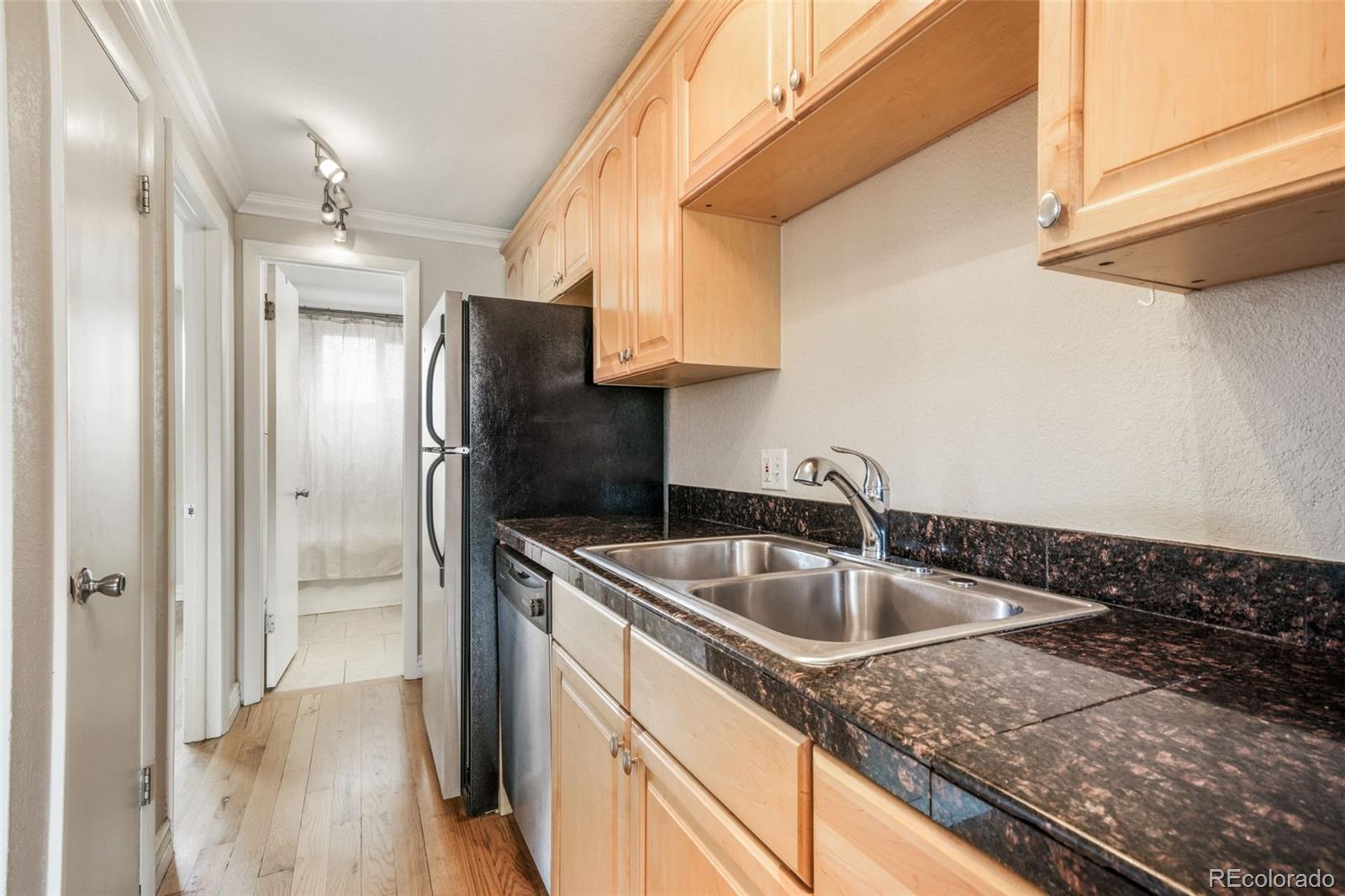 558 N Washington Street Unit: 203