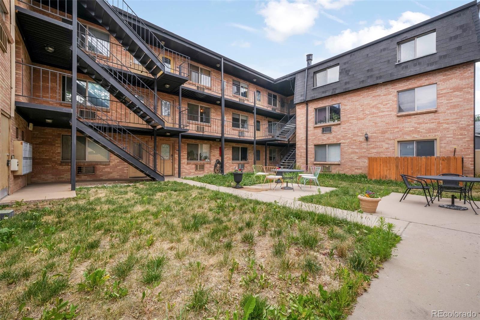 558 N Washington Street Unit: 203