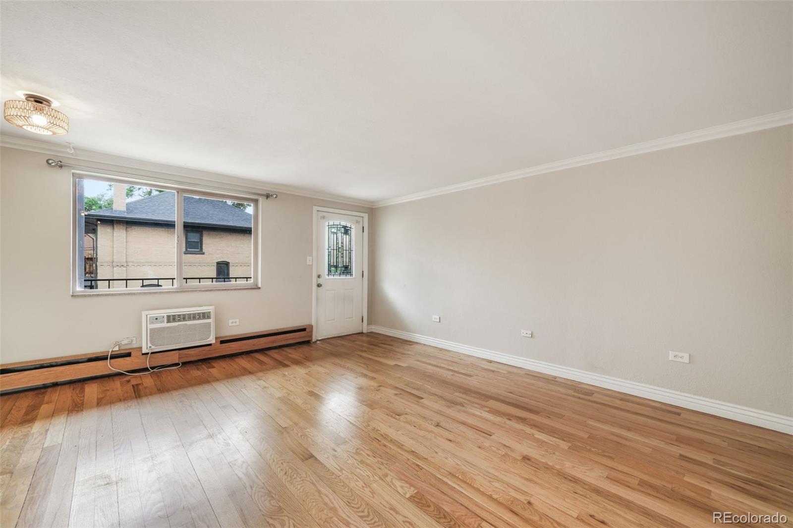 558 N Washington Street Unit: 203