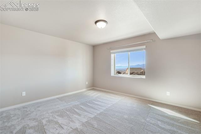 215 Kettle Valley Way