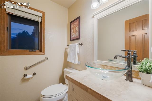 820 Forest View Circle