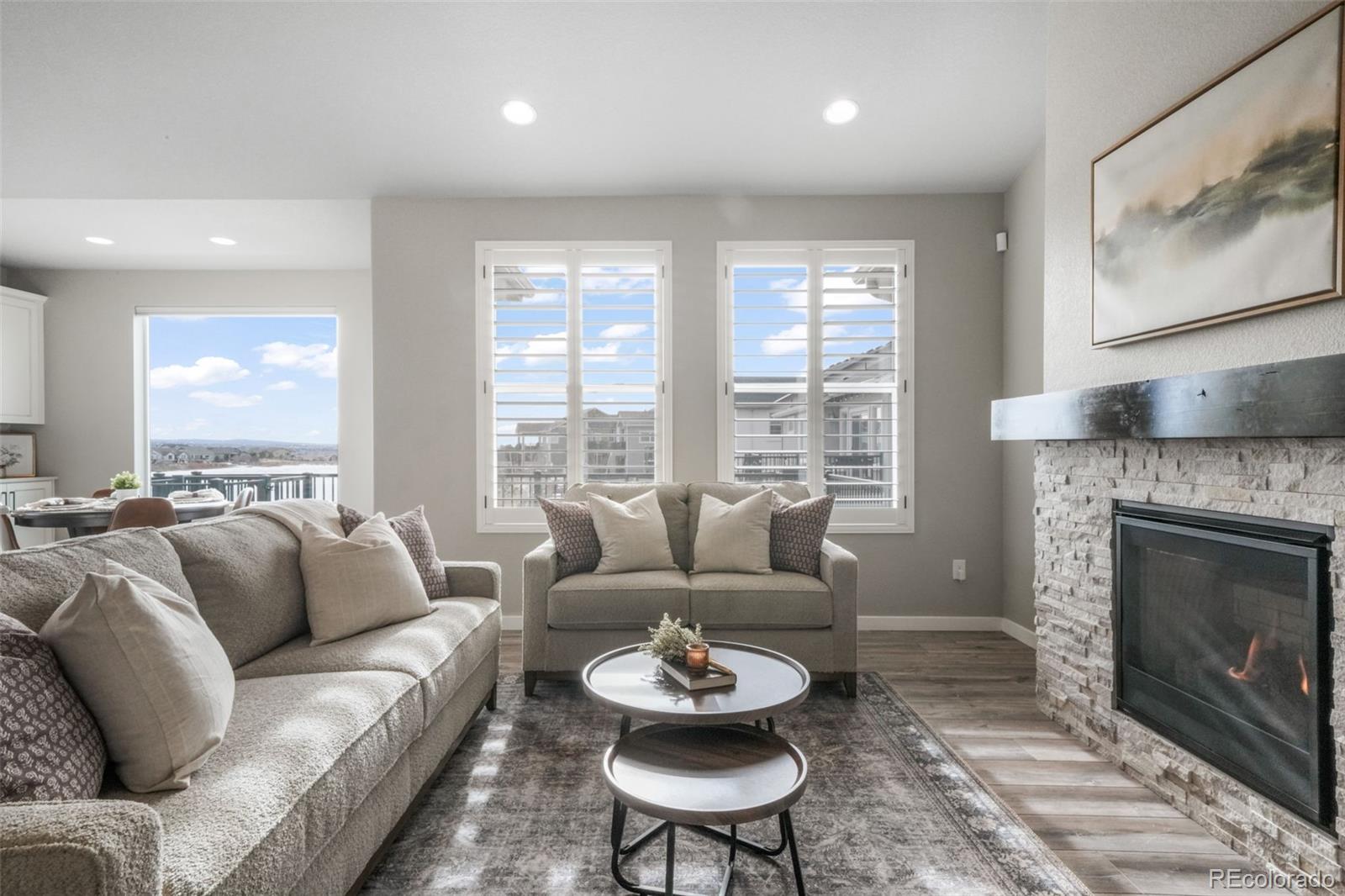 2573 Lakes Edge Drive