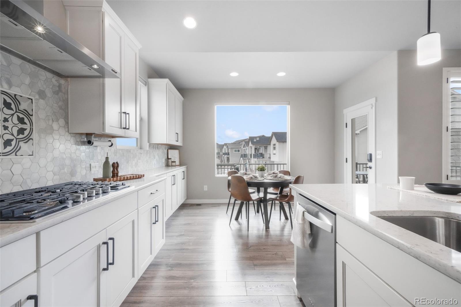 2573 Lakes Edge Drive