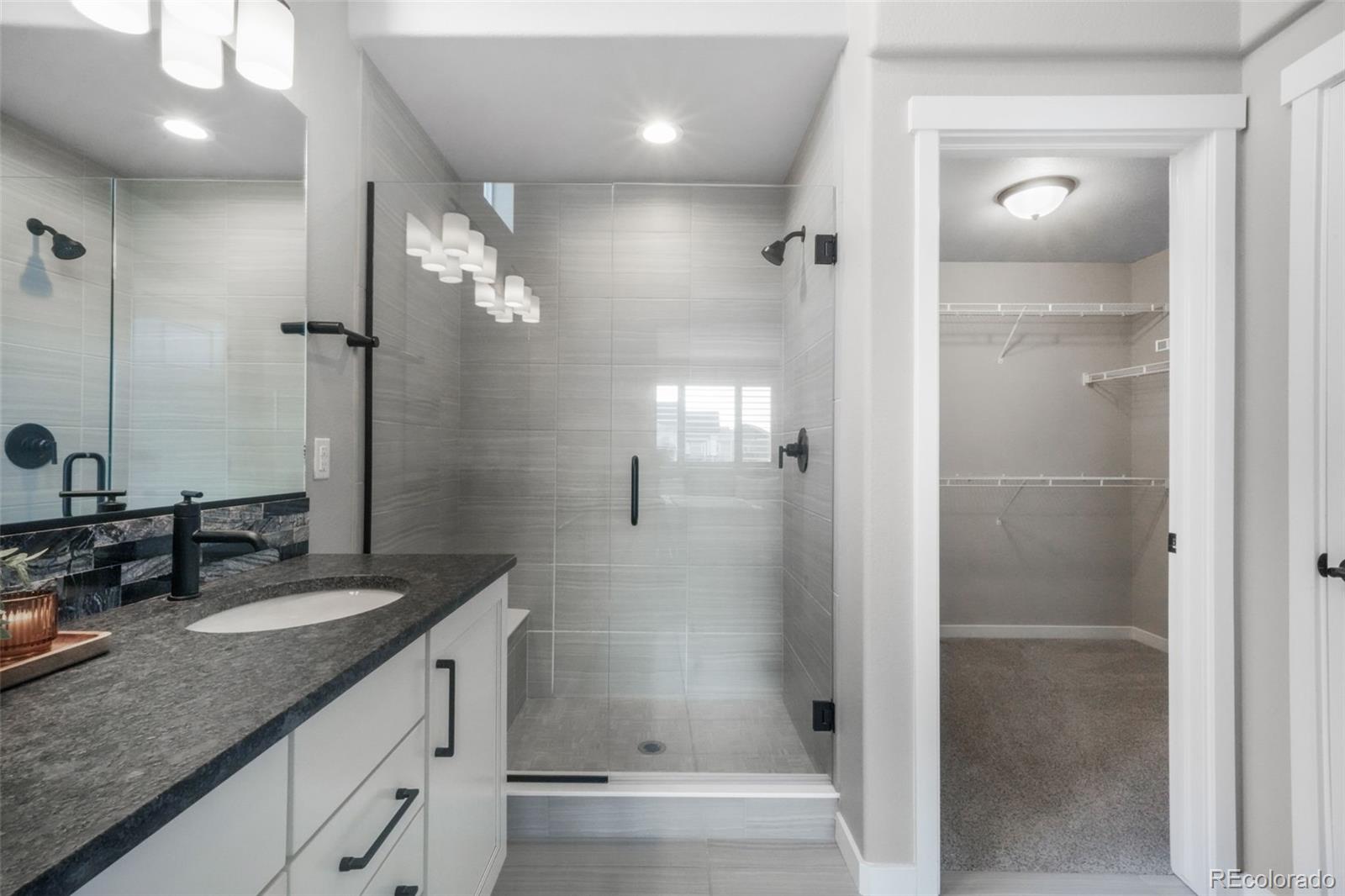 2573 Lakes Edge Drive