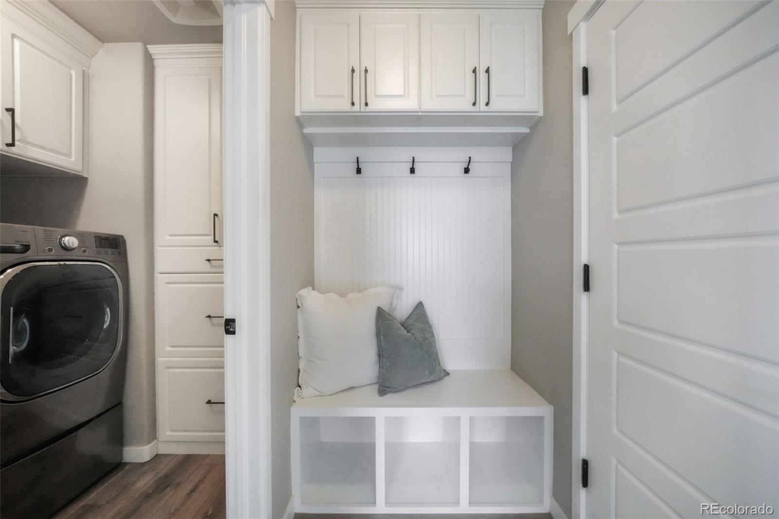 2573 Lakes Edge Drive