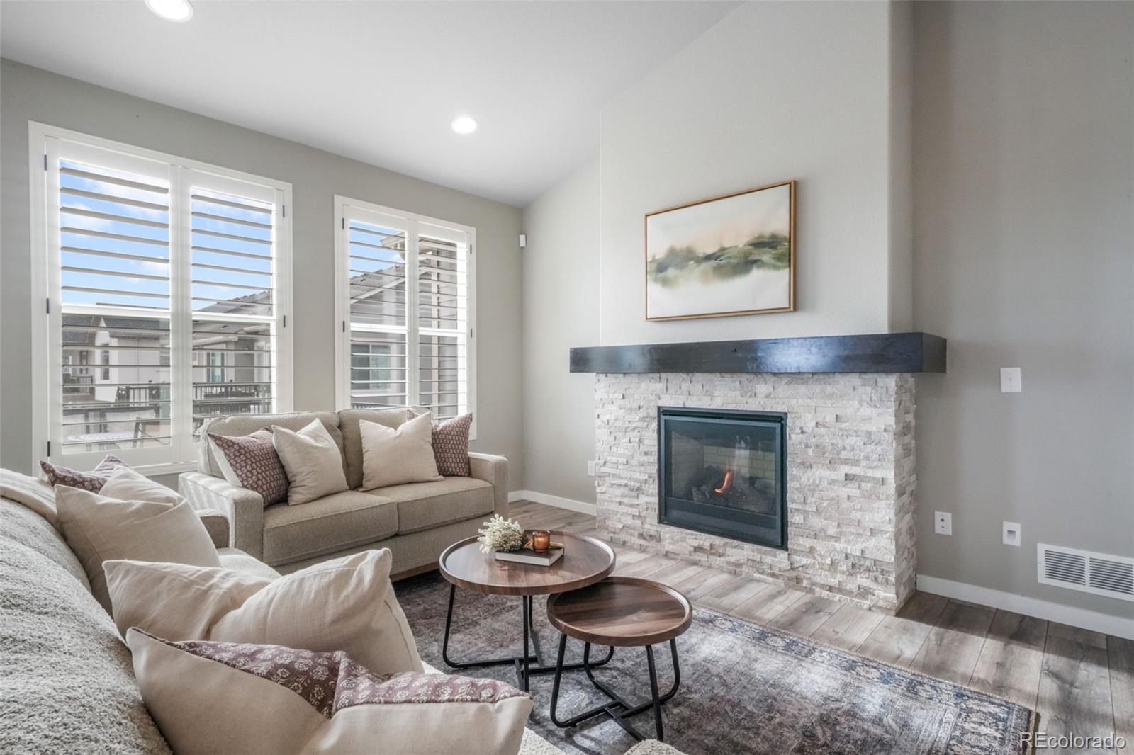 2573 Lakes Edge Drive