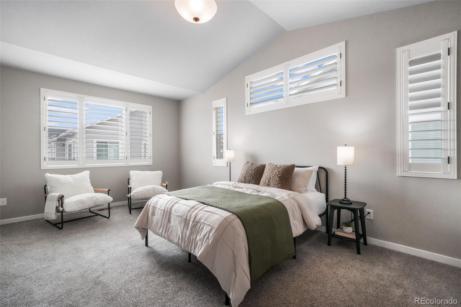 2573 Lakes Edge Drive