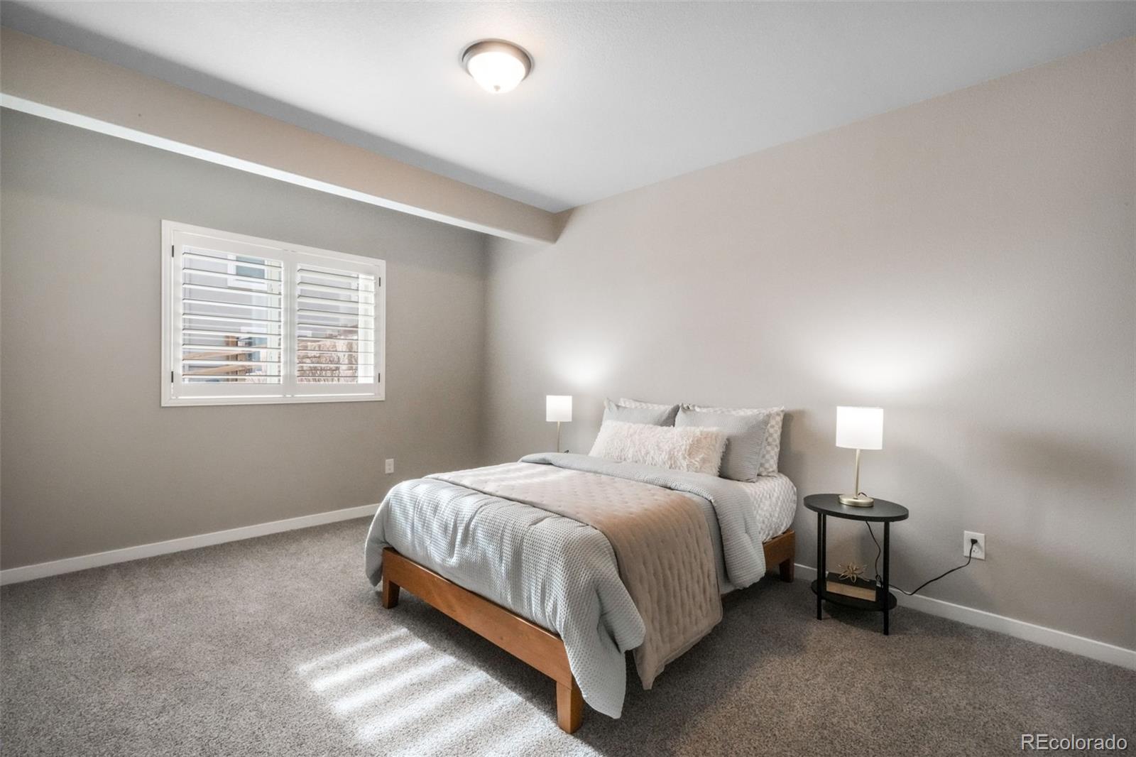 2573 Lakes Edge Drive