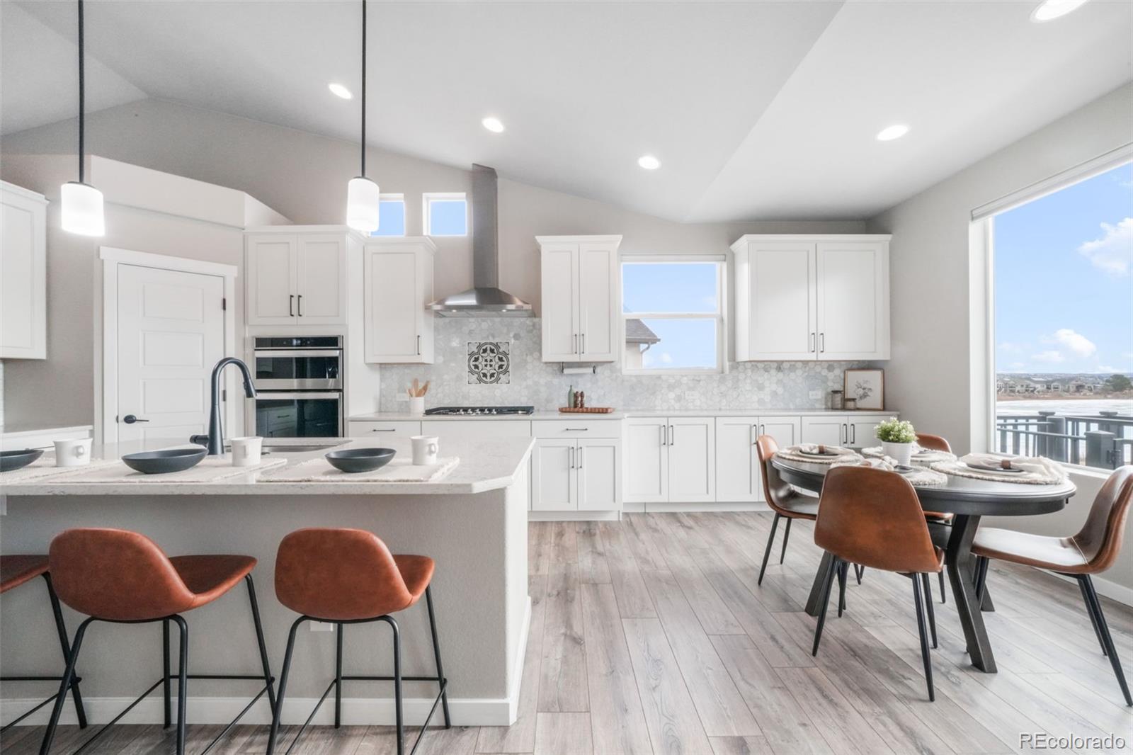 2573 Lakes Edge Drive