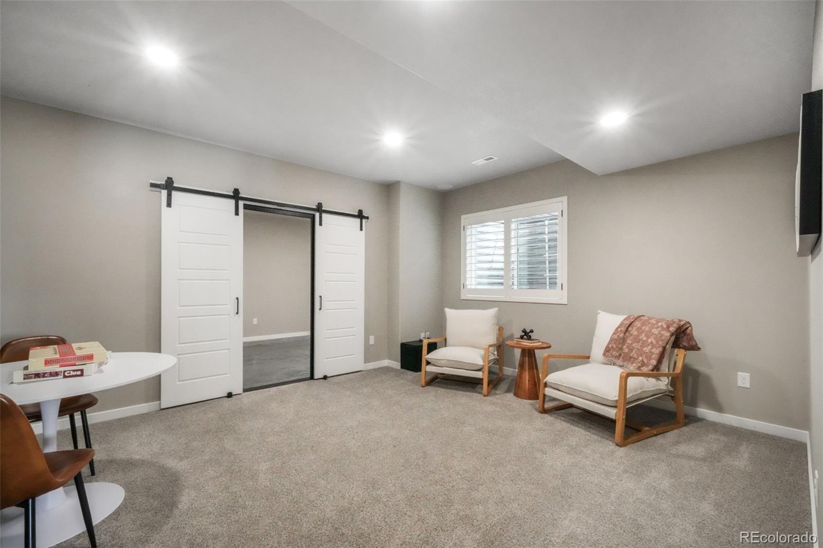 2573 Lakes Edge Drive