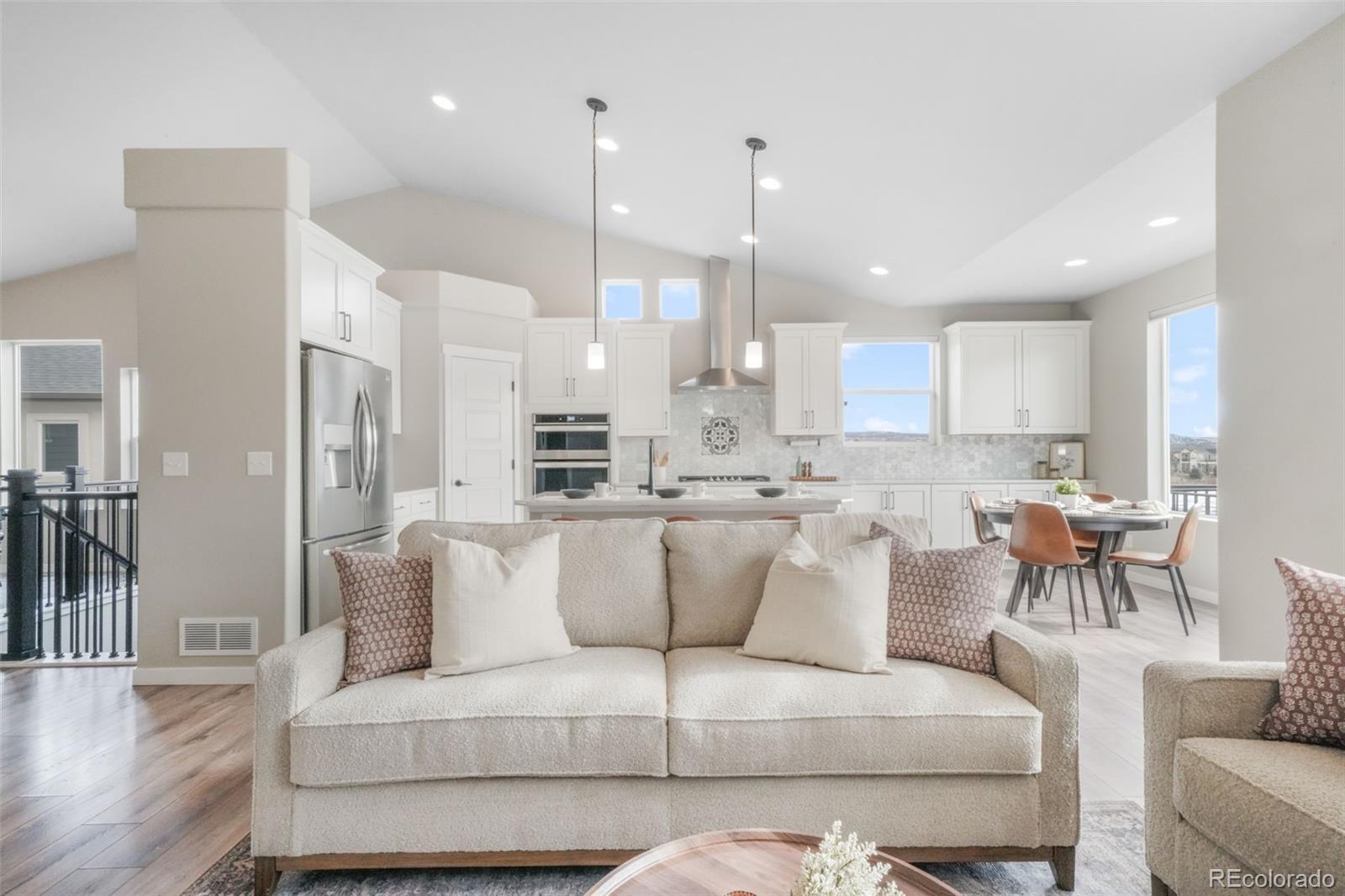 2573 Lakes Edge Drive