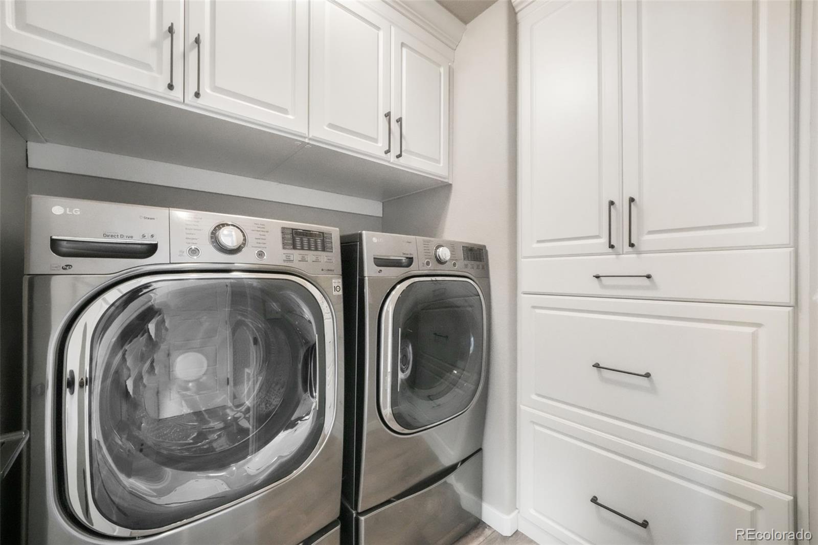 2573 Lakes Edge Drive