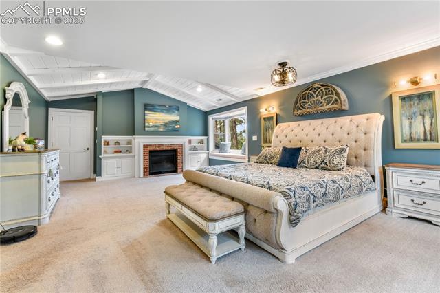 18690 Thunderbird Trail