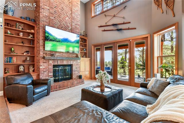 18690 Thunderbird Trail