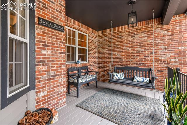 18690 Thunderbird Trail