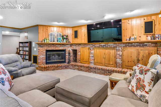 18690 Thunderbird Trail