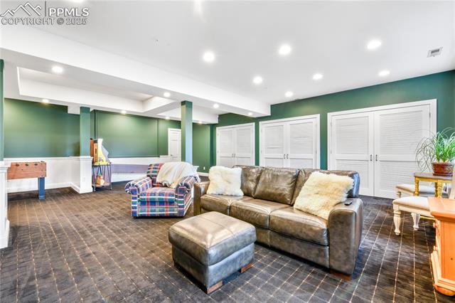 18690 Thunderbird Trail