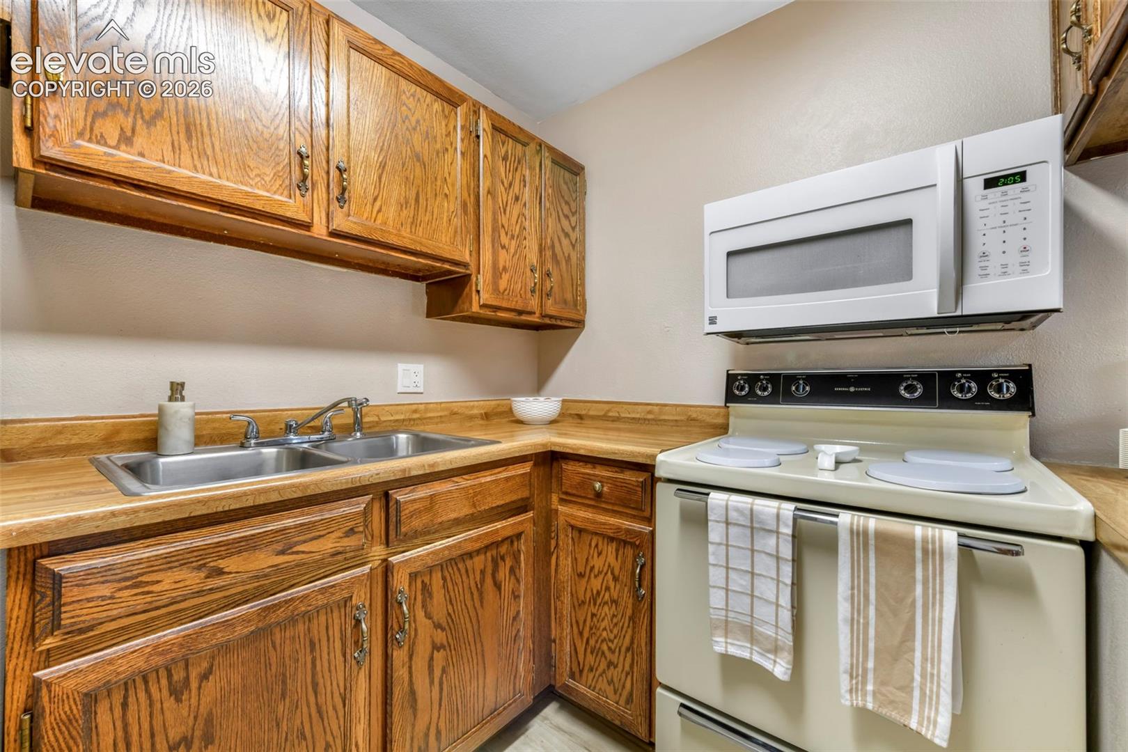 2430 Palmer Park Boulevard Unit: D1