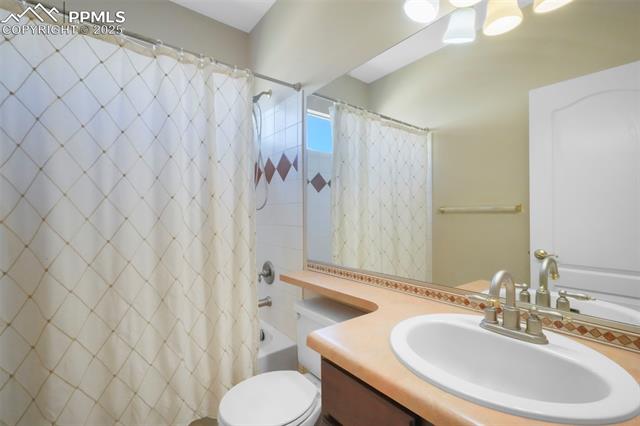 2739 Crooked Vine Court