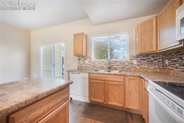 631 Hailey Glenn View