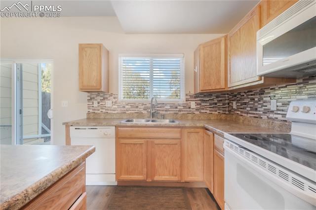 631 Hailey Glenn View