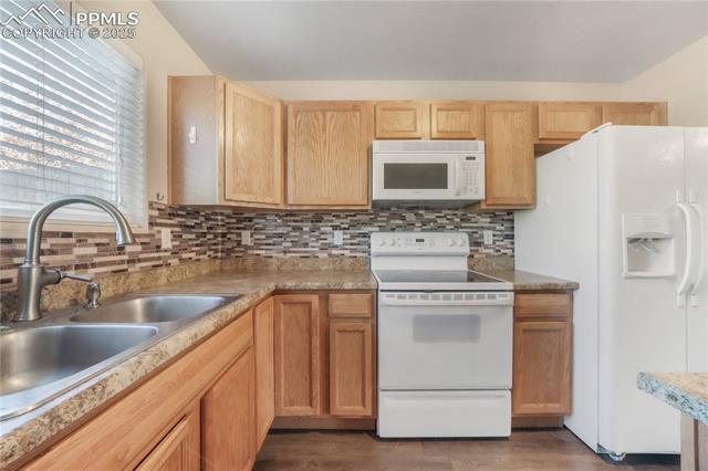 631 Hailey Glenn View