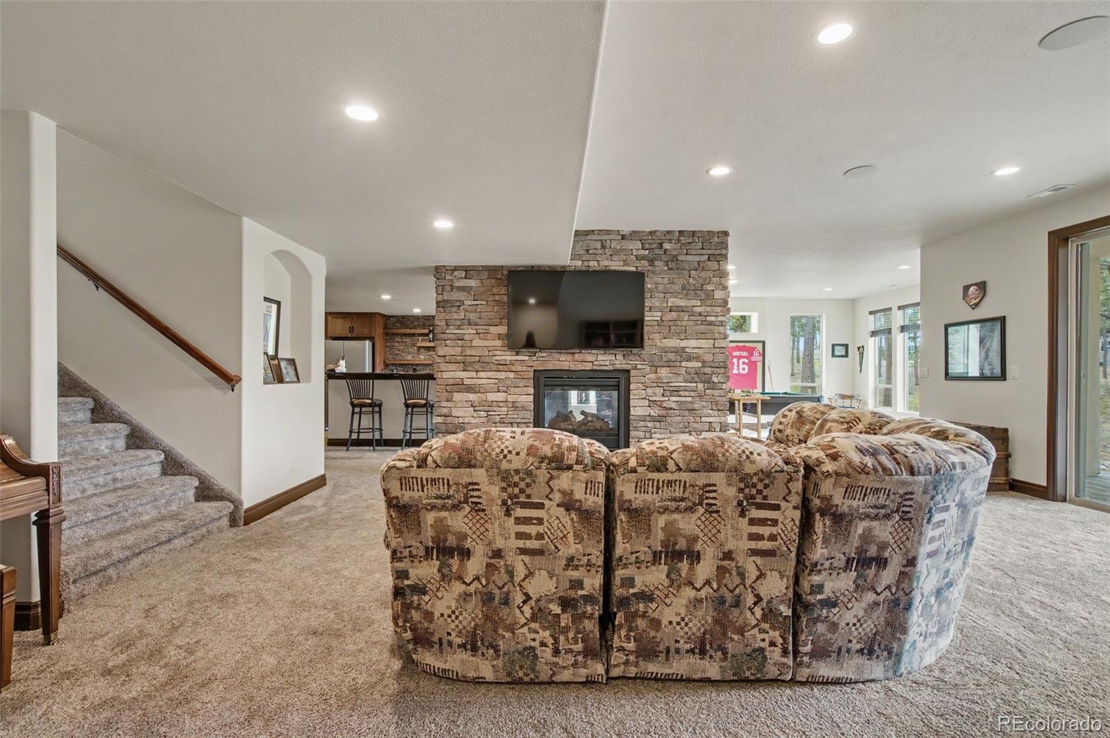 4255 Foxchase Way