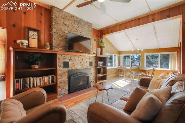 335 N Jefferson Street