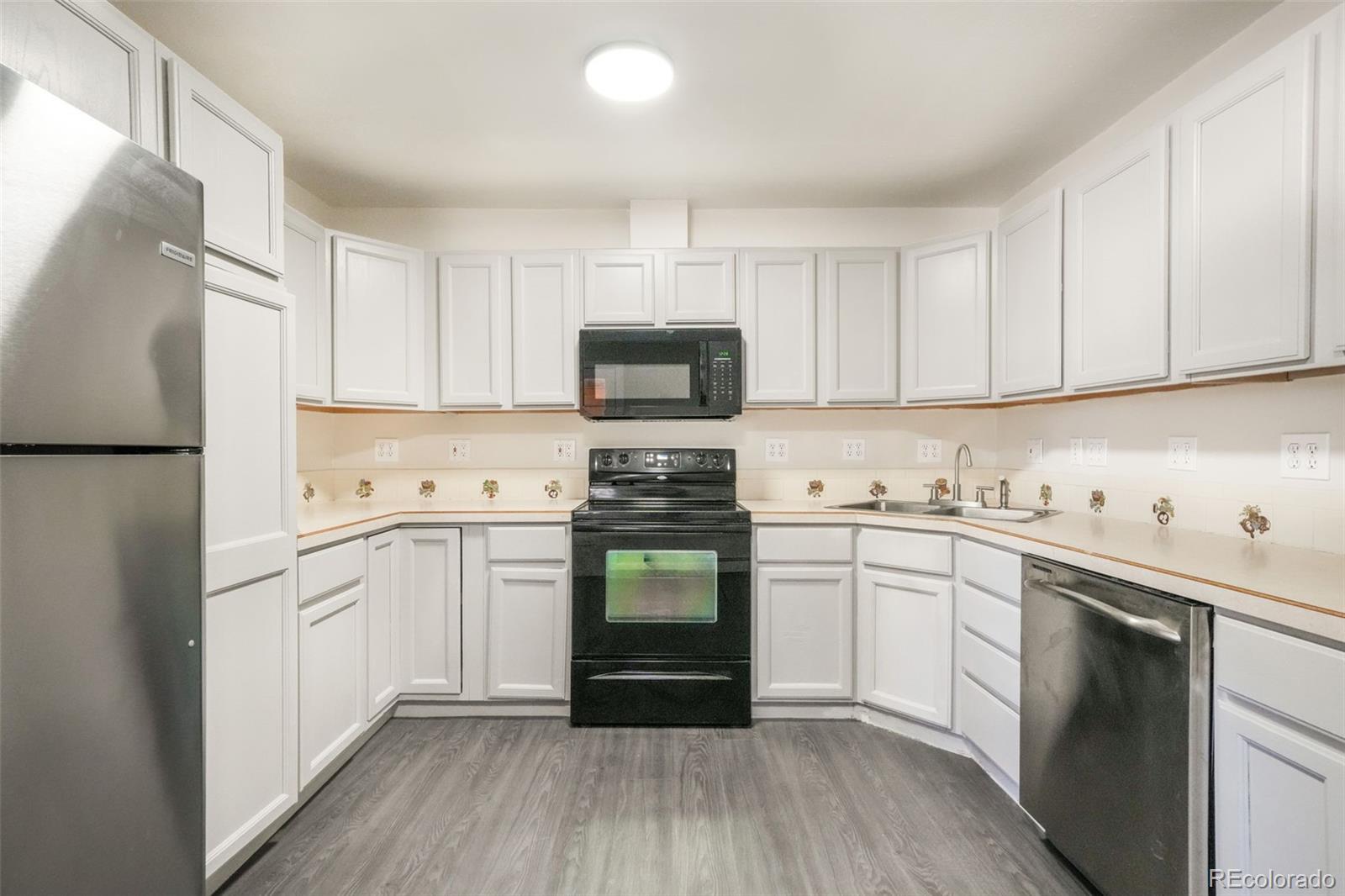 2218 E St Vrain Street