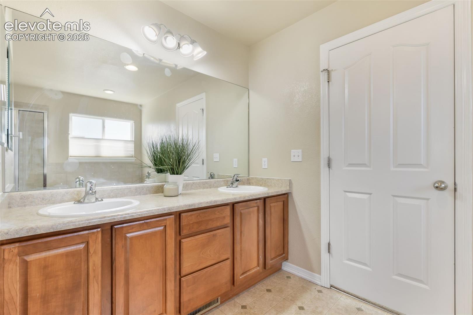 13867 Antelope Pass Place