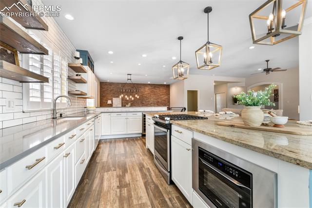 3215 Hollycrest Drive