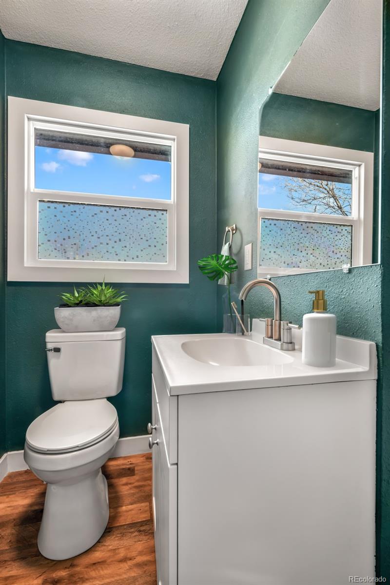 1051 Montrose Avenue