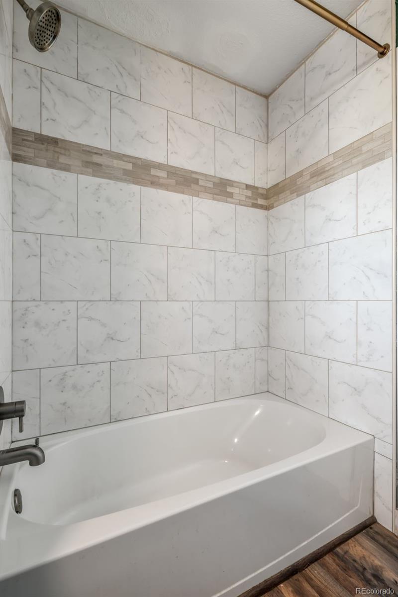 1051 Montrose Avenue