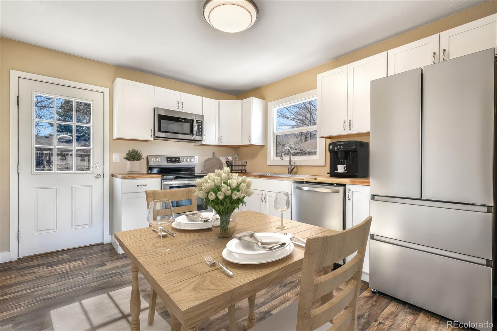 1051 Montrose Avenue