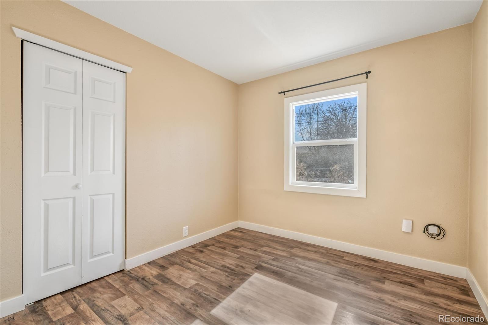 1051 Montrose Avenue