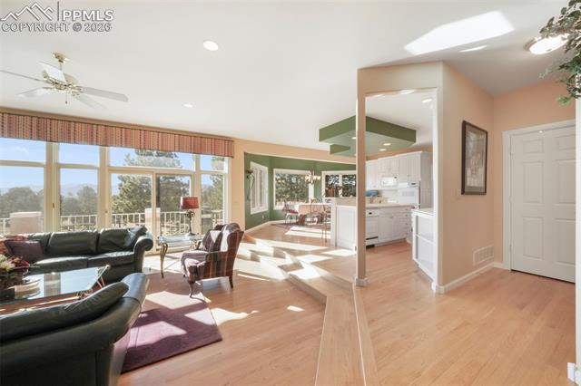 275 Tam O Shanter Way