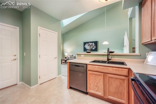 1223 Villa Grove