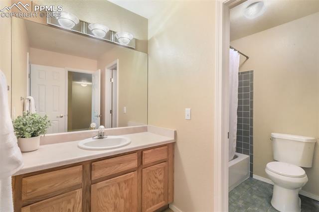 1223 Villa Grove