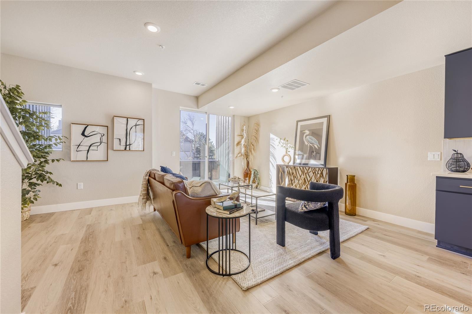 9195 Pierce Street Unit: 5