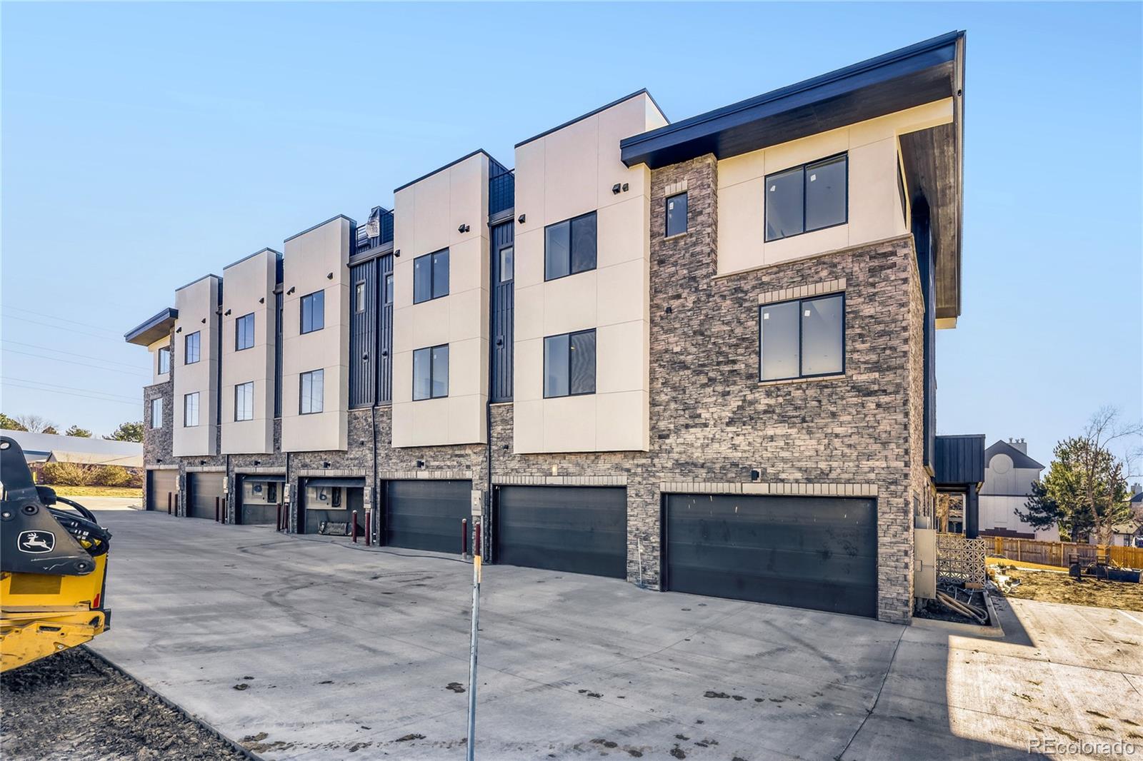 9195 Pierce Street Unit: 5