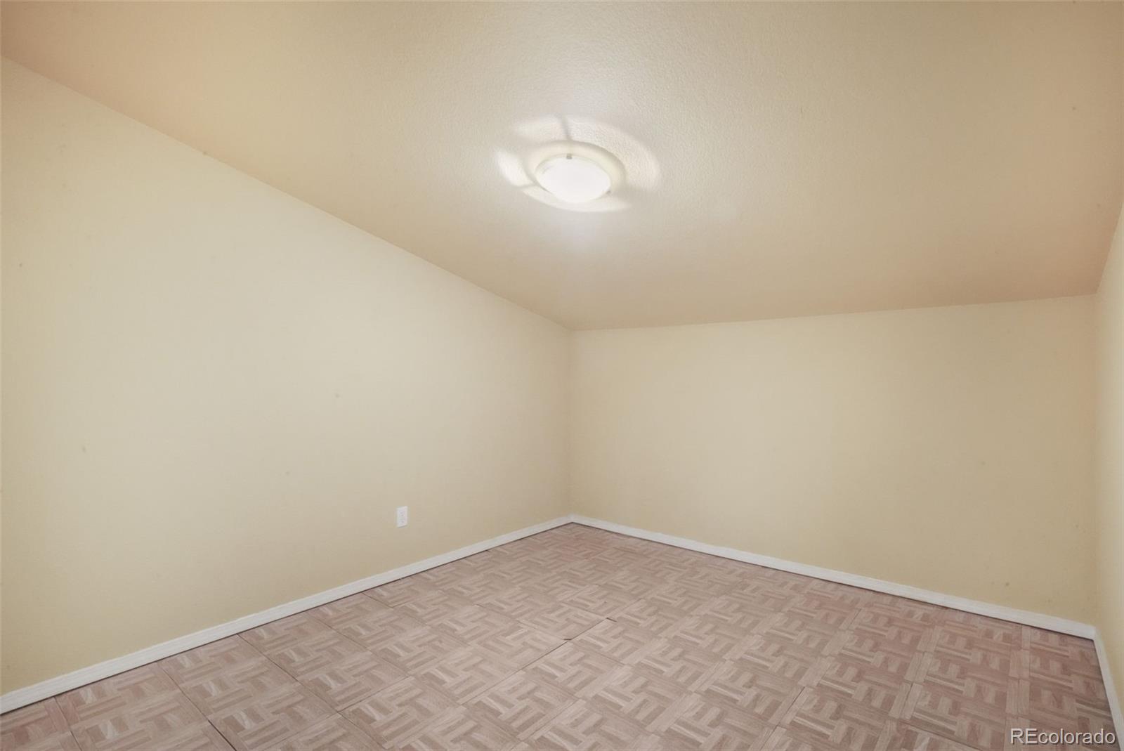 1223 Villa Grove