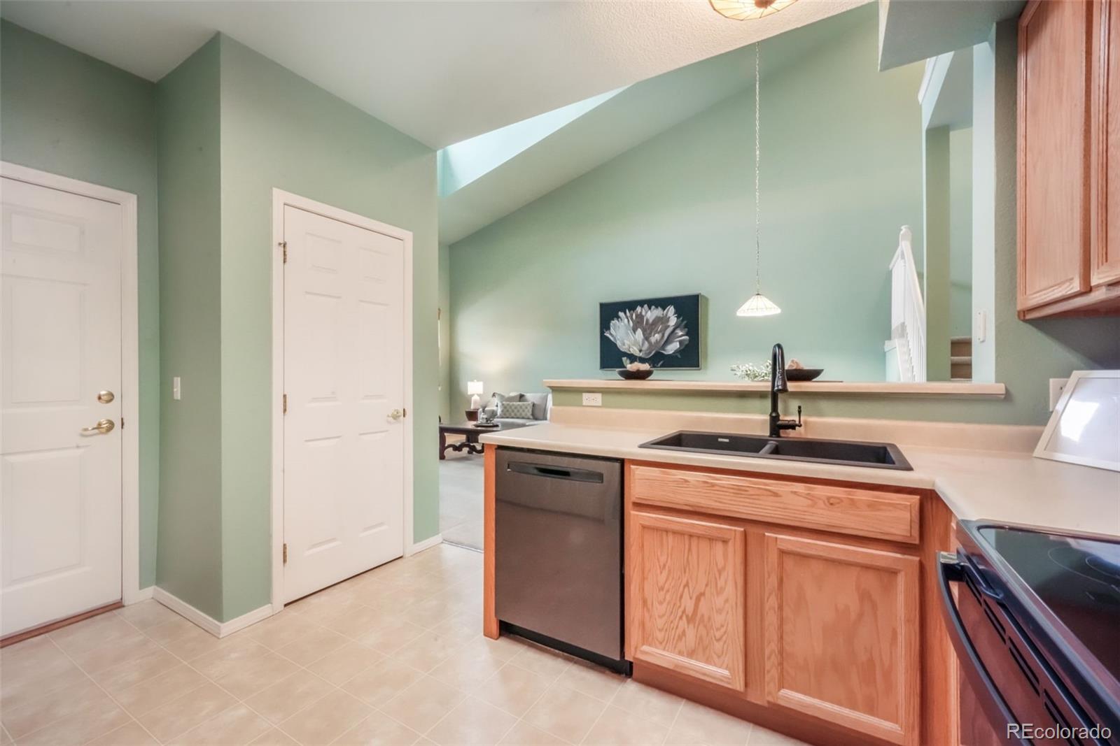 1223 Villa Grove