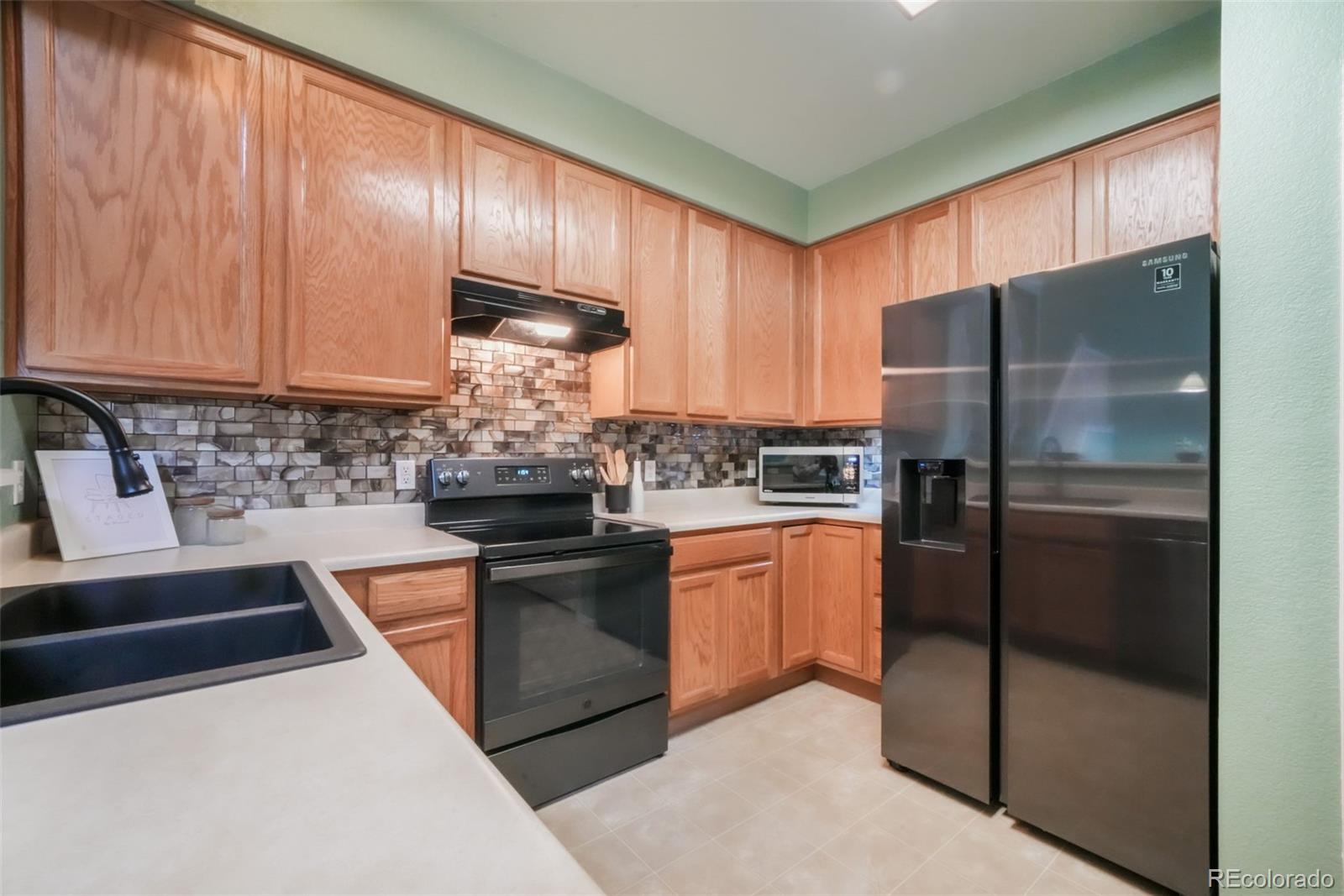 1223 Villa Grove