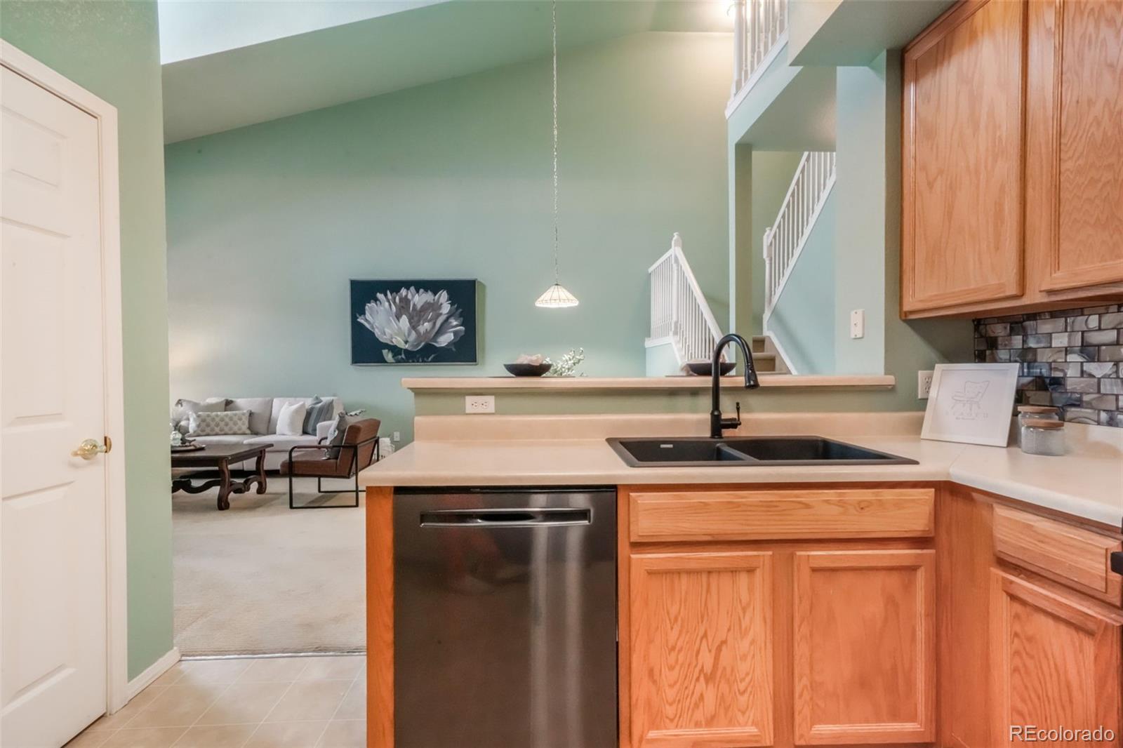 1223 Villa Grove