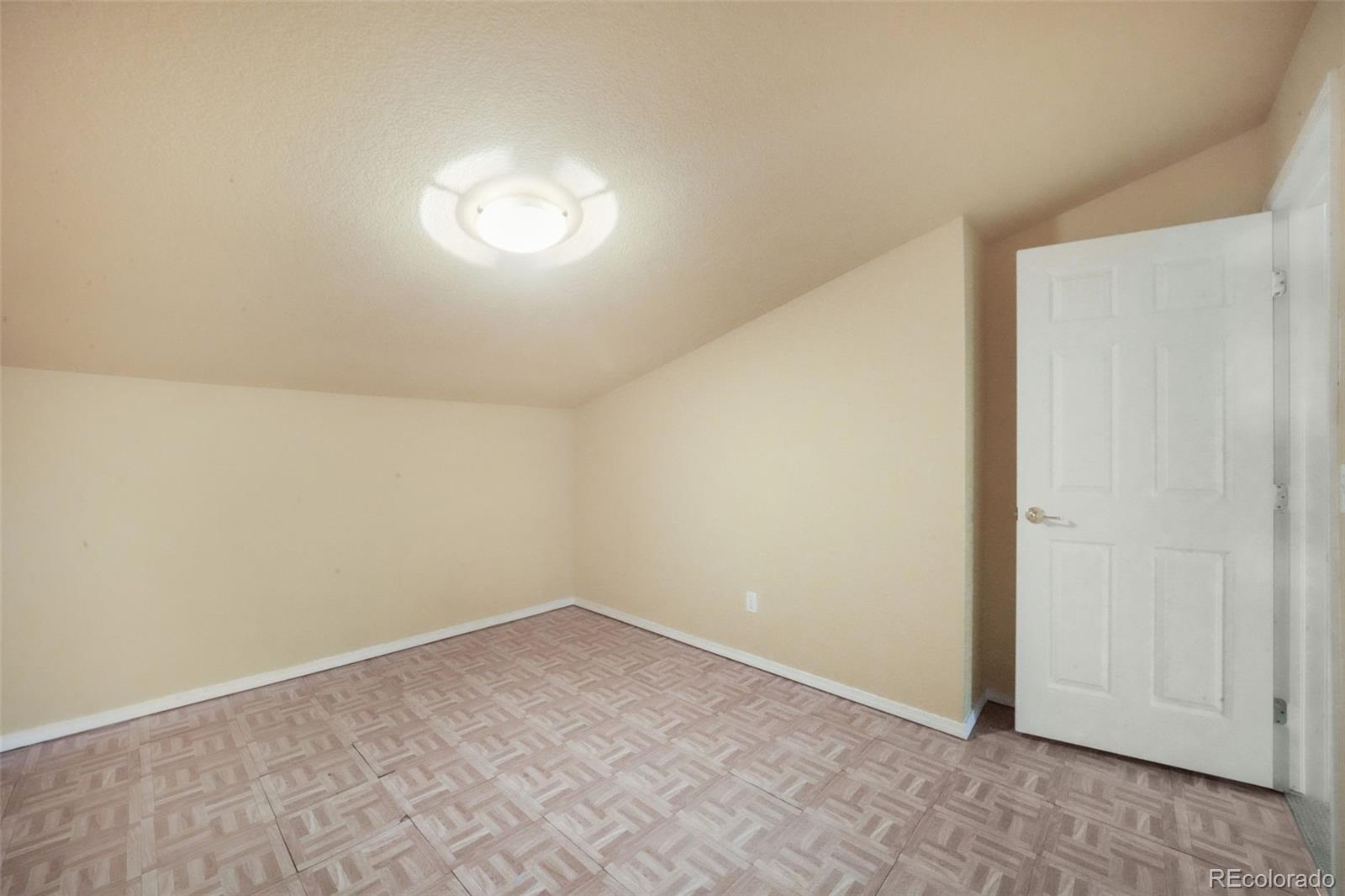 1223 Villa Grove