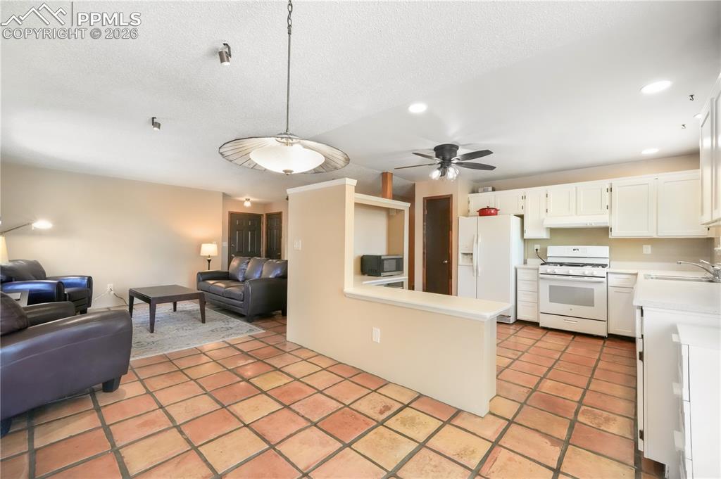 223 Saddlemountain Road