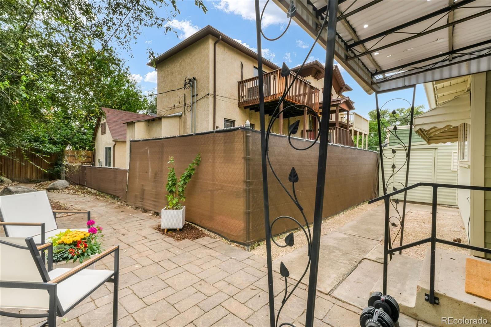 907 N Corona Street
