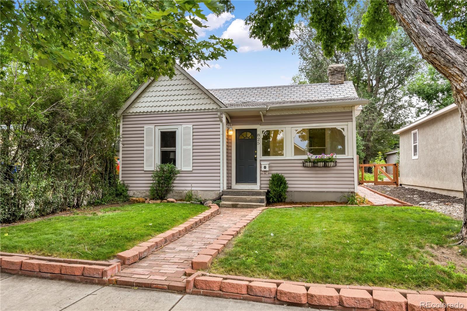 825 Arcadia Place